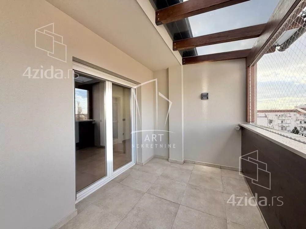 Petosoban stan | 4zida