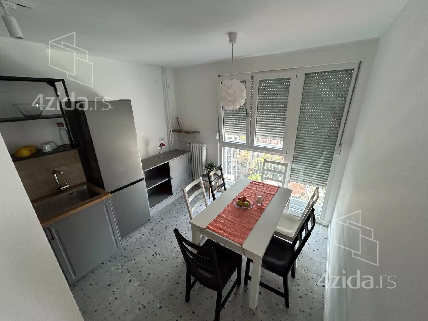 Četvoroiposoban stan | 4zida