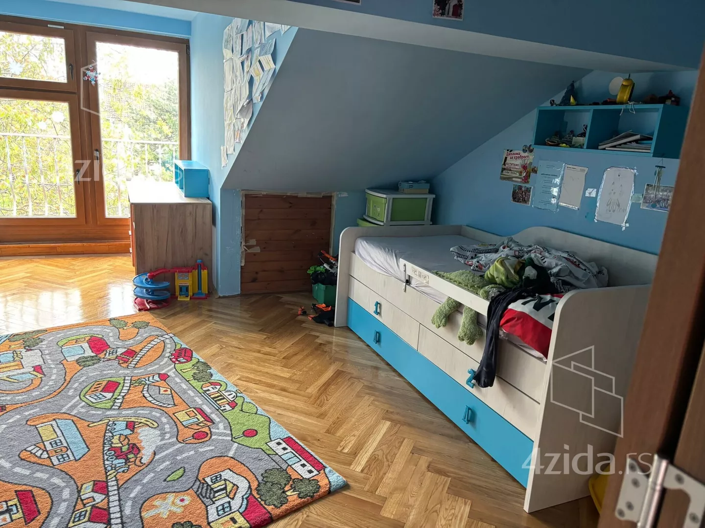 Petosoban stan | 4zida