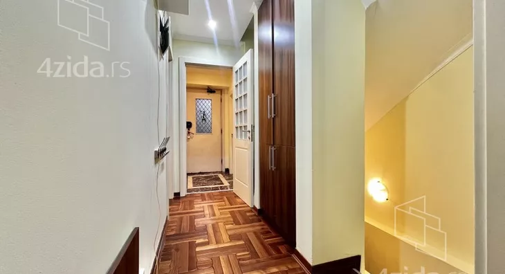 4-etažna kuća | 4zida