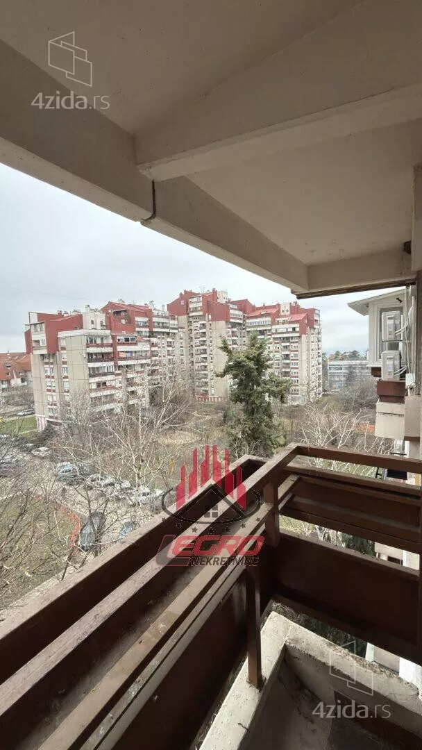 Troiposoban stan | 4zida