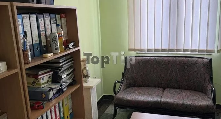 Poslovna zgrada | 4zida