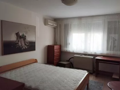 Dom Zdravlja | 4zida.rs