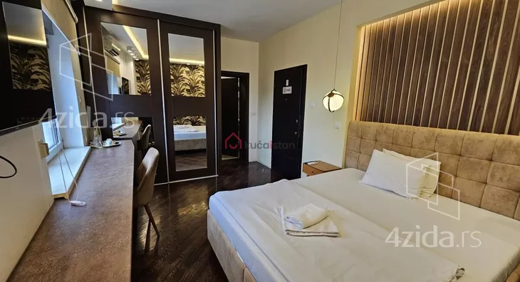 Petosoban stan | 4zida