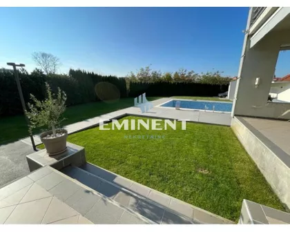 Stari Banovci | 4zida.rs