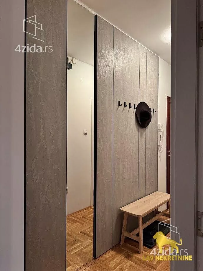 Troiposoban stan | 4zida