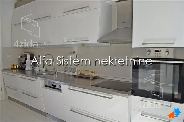 Petosoban stan | 4zida