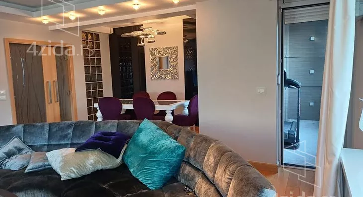 Petosoban stan | 4zida