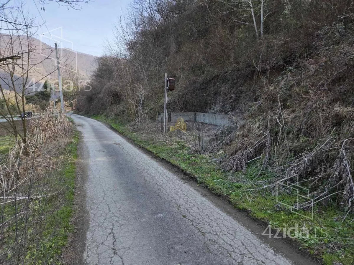 Plac | 4zida