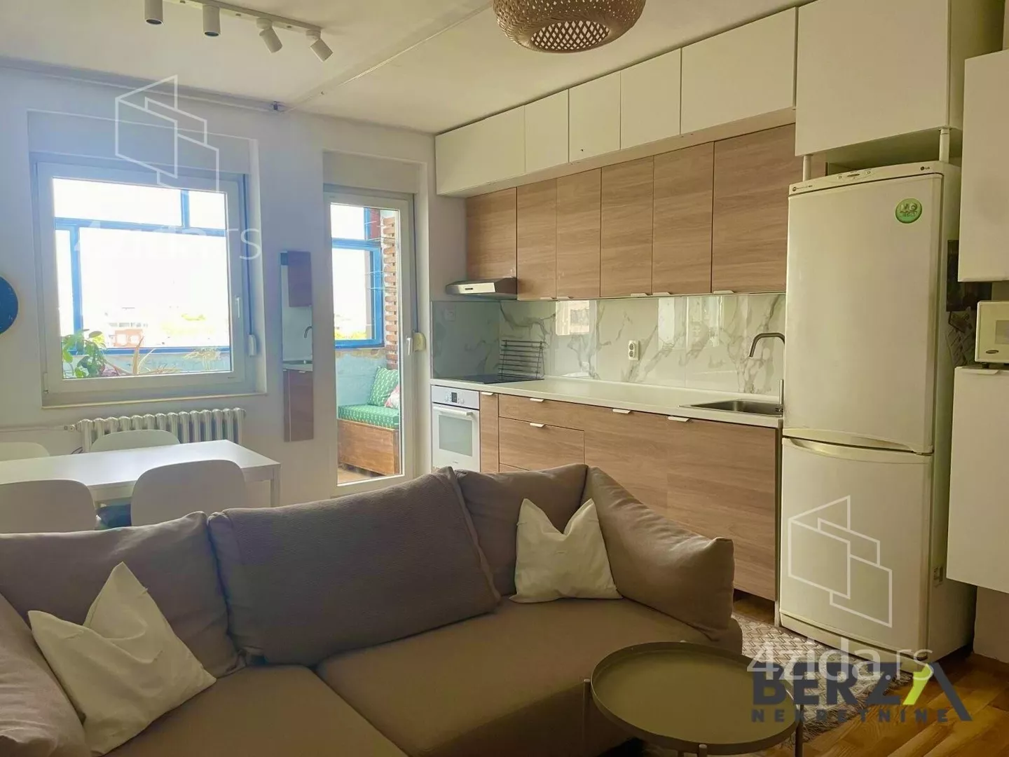 Dvoiposoban stan | 4zida