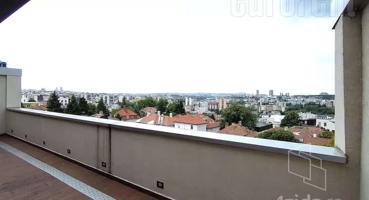 Šestosoban stan | 4zida