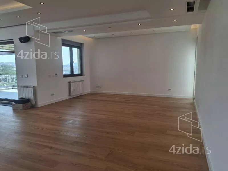 Šestosoban stan | 4zida