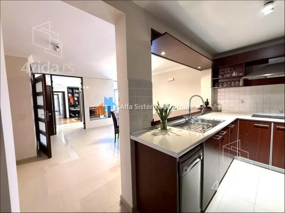 Petosoban stan | 4zida