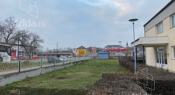 Poslovna zgrada | 4zida