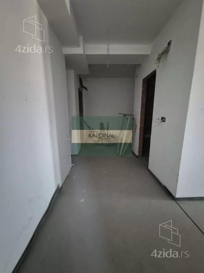 Šestosoban stan | 4zida