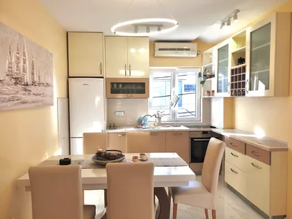 Crveni Krst Vračar | 4zida.rs