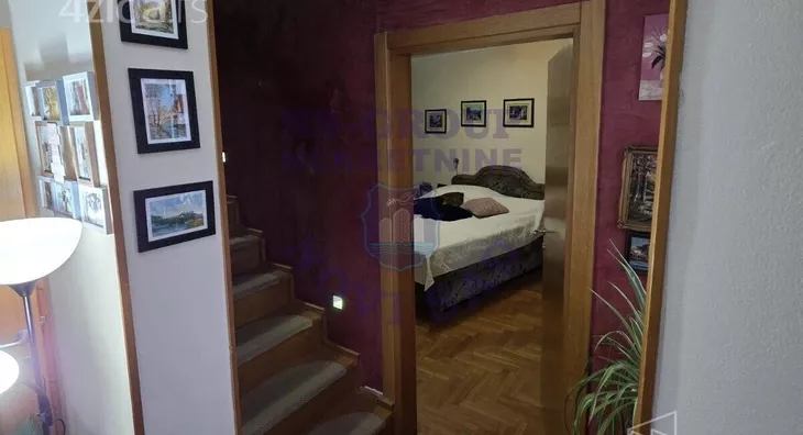 Šestosoban stan | 4zida