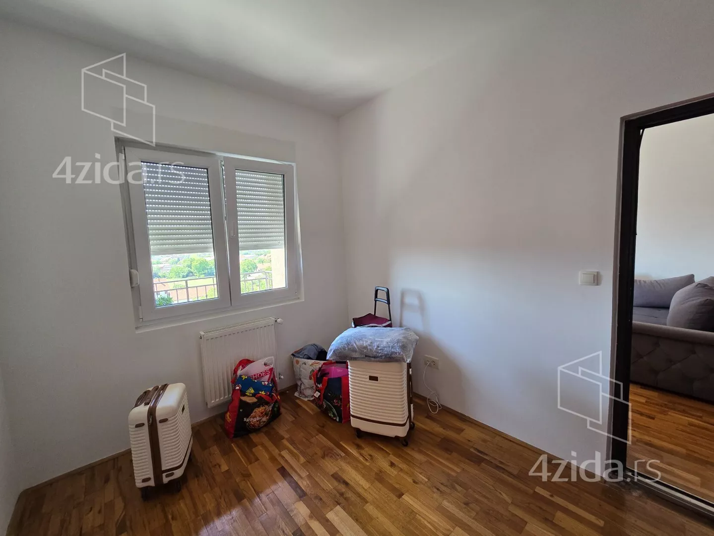 Četvoroiposoban stan | 4zida