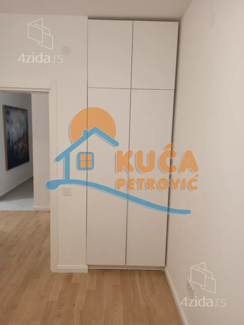Lokal | 4zida