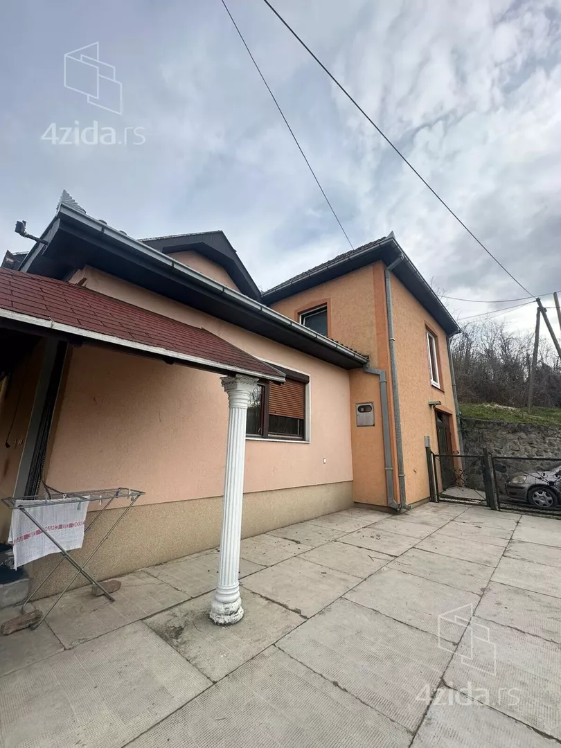 3-etažna kuća | 4zida