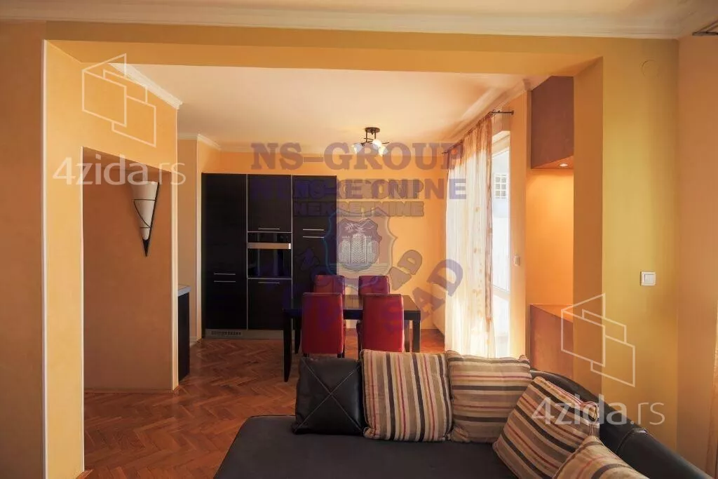 Četvoroiposoban stan | 4zida