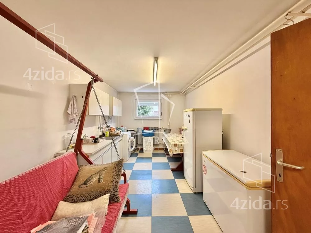 3-etažna kuća | 4zida