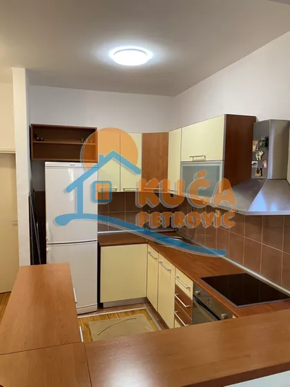 Janisa Janulisa | 4zida.rs