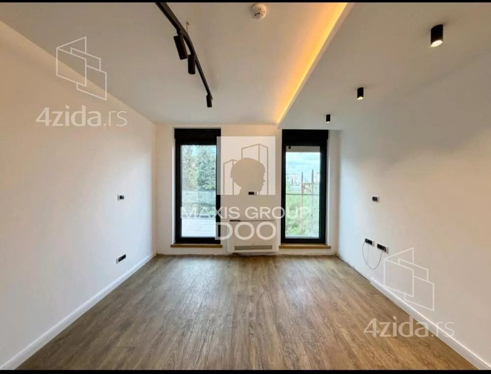 Poslovna zgrada | 4zida