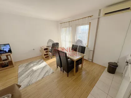 Ekonomski/Pravni Fakultet | 4zida.rs