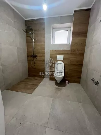 Izletnička | 4zida.rs