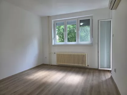 Trg Jakaba i Komora | 4zida.rs