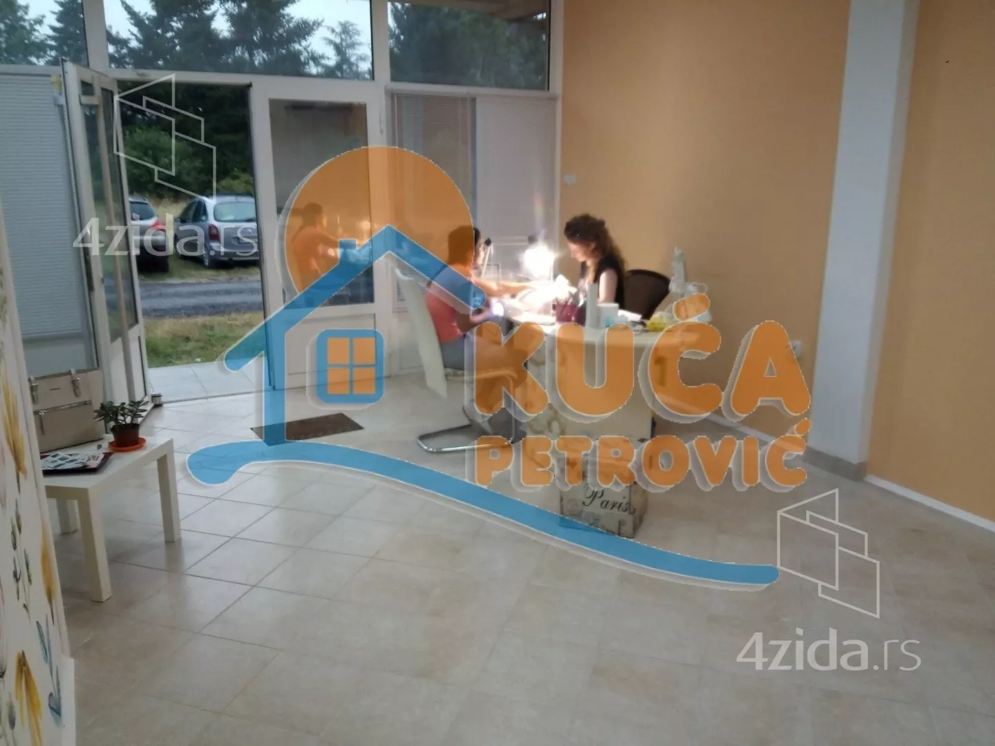 Lokal | 4zida