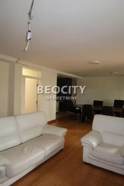 Luke Vojvodića | 4zida.rs