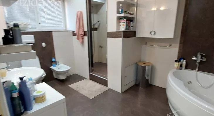 4-etažna kuća | 4zida