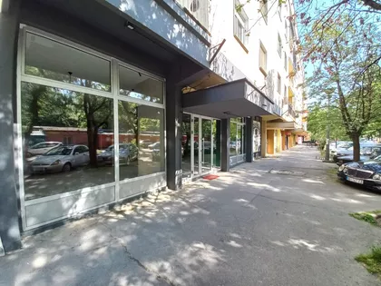 Trg Jakaba I Komora 12 | 4zida.rs