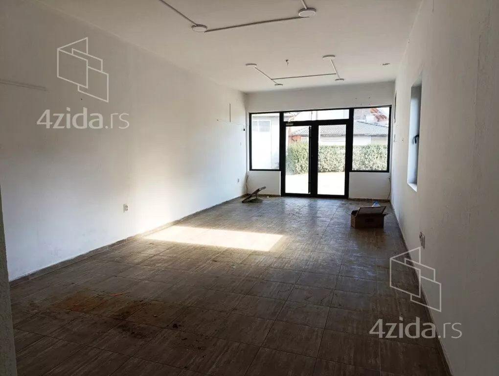 Lokal | 4zida