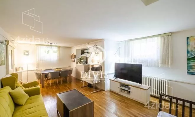 Četvoroiposoban stan | 4zida