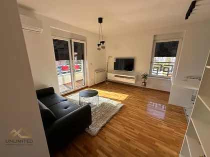 Hala Pionir | 4zida.rs