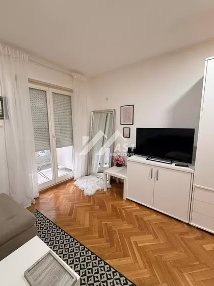 Petra Drapšina | 4zida.rs