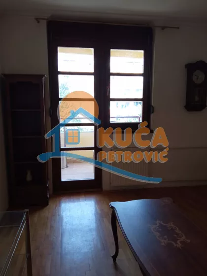 Trg učitelja Tase | 4zida.rs