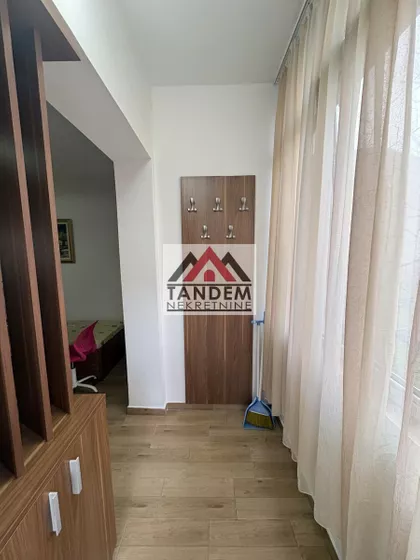 Crveni Pevac | 4zida.rs