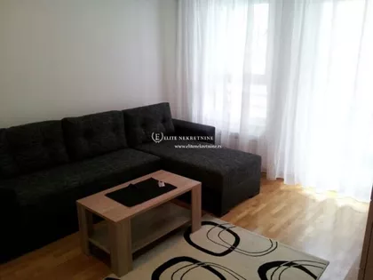 Jurija Gagarina Belvil | 4zida.rs