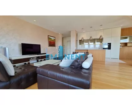 Trešnjinog cveta | 4zida.rs