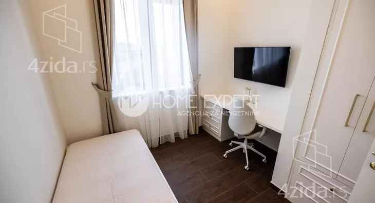 Petosoban stan | 4zida