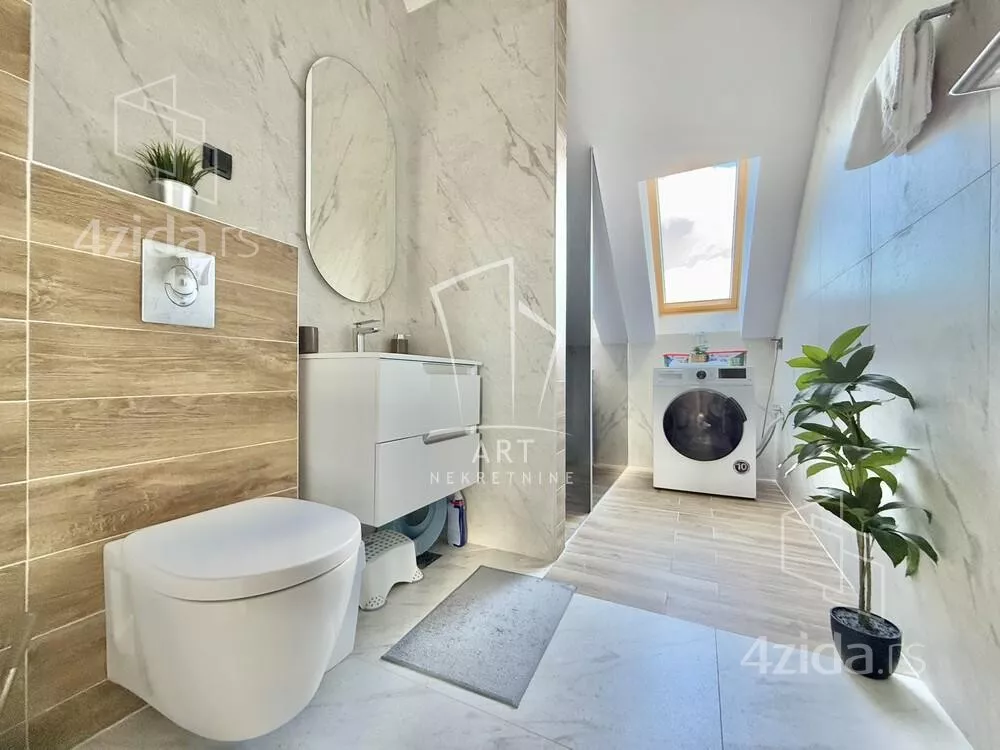 Četvoroiposoban stan | 4zida