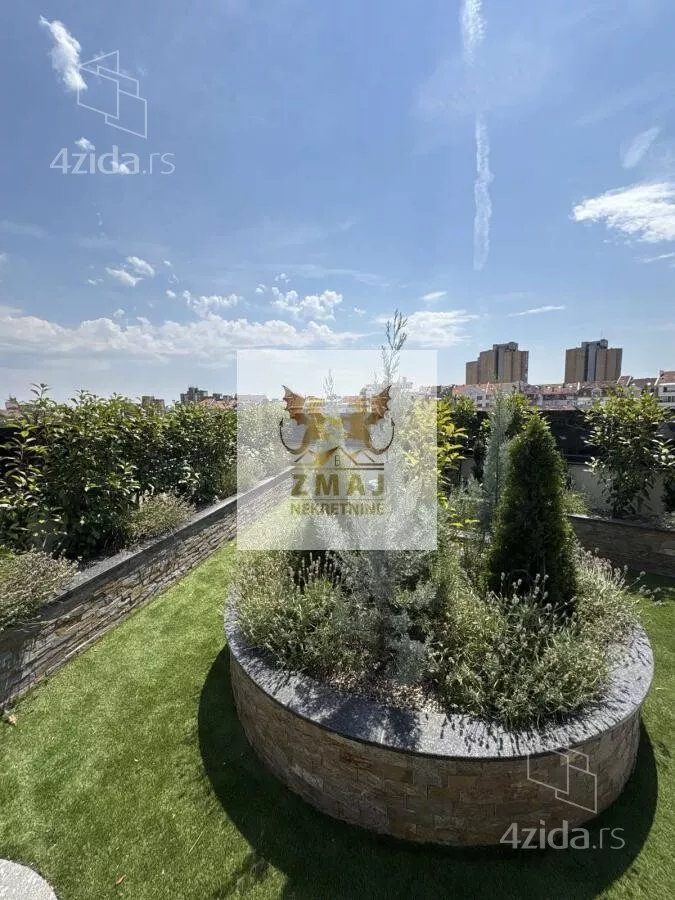 Šestosoban stan | 4zida