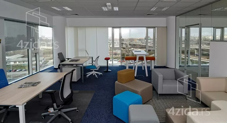 Poslovna zgrada | 4zida