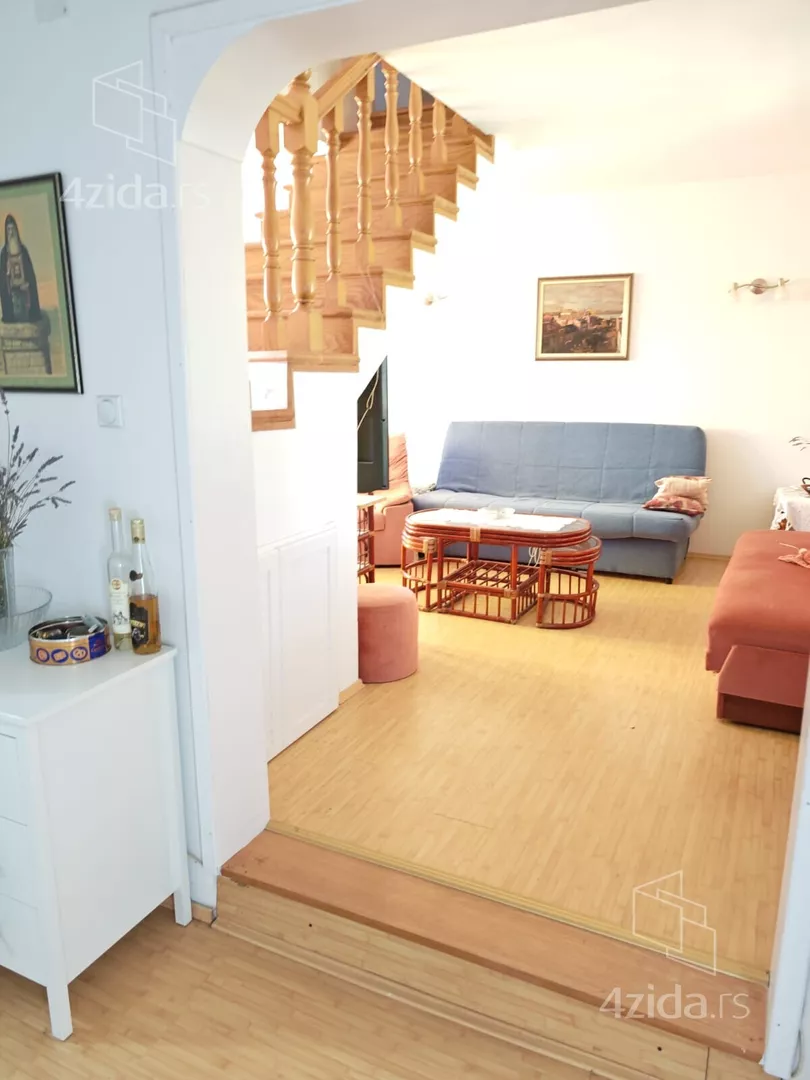 3-etažna kuća | 4zida