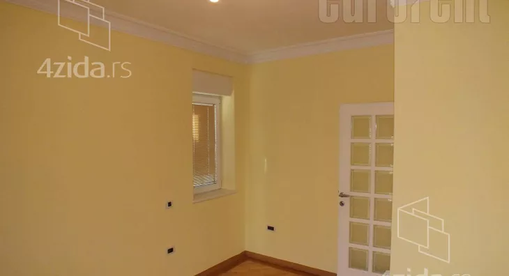 Sedmosoban stan | 4zida