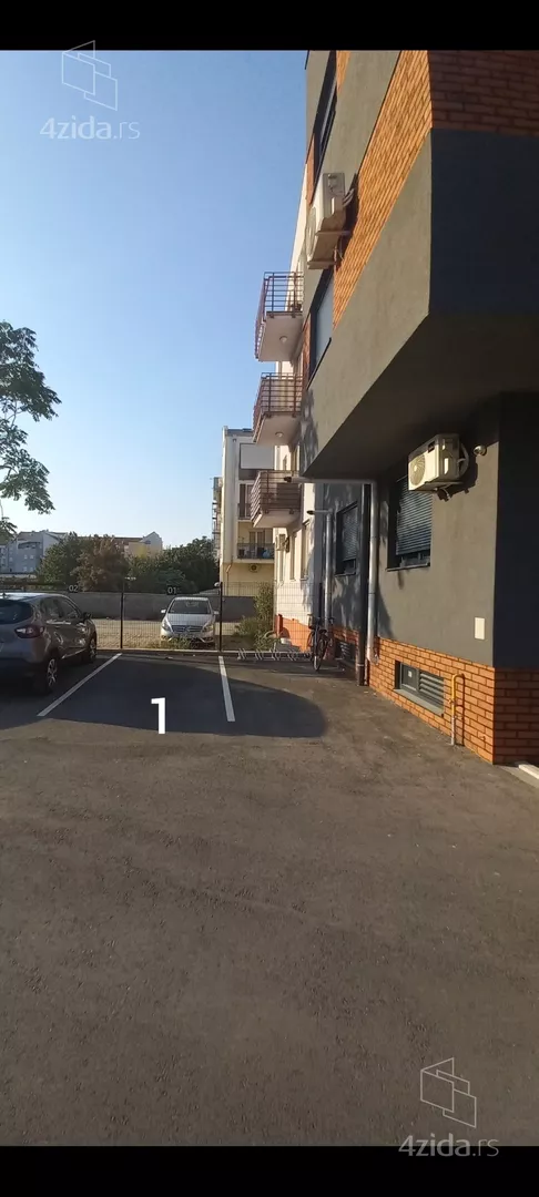 Parking | 4zida